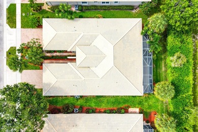 THIS METICULOUSLY MAINTAINED VILLA FLOWS EFFORTLESSLY FROM ROOM - photo 31