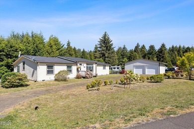 First time on the market! Spacious 2,560 sq ft manufactured home - photo 2