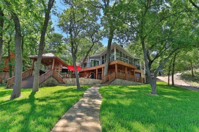 Moss Lake Home For Sale in Gainesville Texas