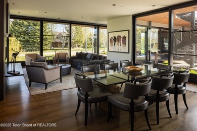 The residence includes five en suite bedrooms, a large - photo 8