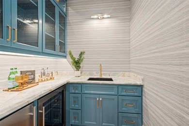 Introducing another exceptional Signature Series home by Thomas - photo 14