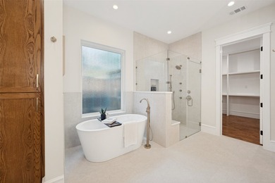 Introducing another exceptional Signature Series home by Thomas - photo 19