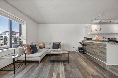 Move-in ready and beautifully updated, this River Towers condo - photo 19
