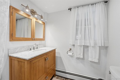 This pristine raised ranch may be just what you're loooking for! - photo 20