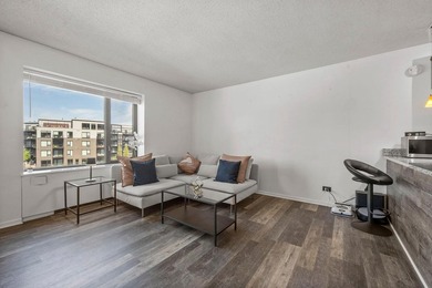 Move-in ready and beautifully updated, this River Towers condo - photo 20
