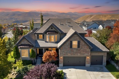 Stunning and meticulously maintained 2 story home located in - photo 1