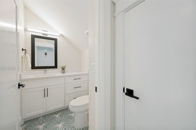 Introducing another exceptional Signature Series home by Thomas - photo 34