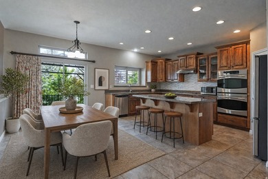 Stunning and meticulously maintained 2 story home located in - photo 7