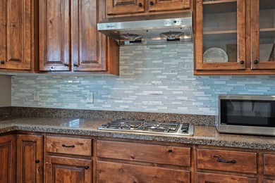 Stunning and meticulously maintained 2 story home located in - photo 9