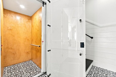 AN UNMATCHED ONO ISLAND LOCATION! Built in 2021, furnished - photo 45