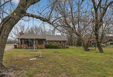 Welcome home to this solid 3-bedroom, 2.5-bath brick home - photo 3