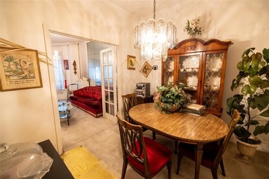 Investors take note: a rare opportunity to own a spacious - photo 5