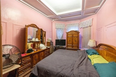 Investors take note: a rare opportunity to own a spacious - photo 6