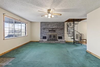 Welcome home to this solid 3-bedroom, 2.5-bath brick home - photo 9
