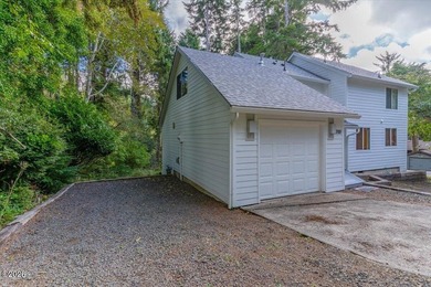Welcome to Inland Shores at Devils Lake a beautiful gated - photo 4