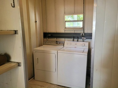 East Bay Oaks, a professionally managed and well-maintained - photo 14