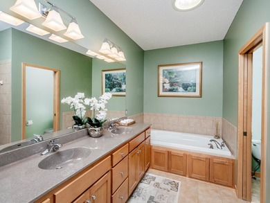 Cardinal built and lovingly cared for twin home in Cardinal Way - photo 17