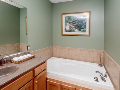 Cardinal built and lovingly cared for twin home in Cardinal Way - photo 18