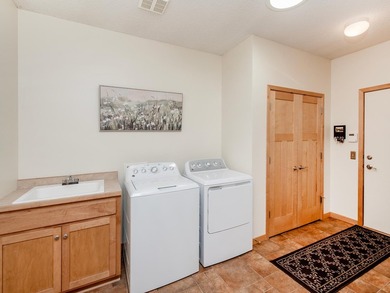 Cardinal built and lovingly cared for twin home in Cardinal Way - photo 26