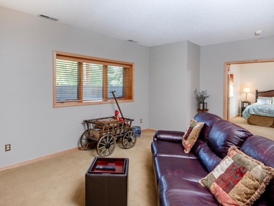 Cardinal built and lovingly cared for twin home in Cardinal Way - photo 31