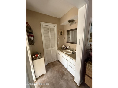 Investor Alert! High-upside potential in Arlington! This classic - photo 32