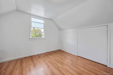 Welcome to this spacious and versatile Cape-style home offering - photo 14
