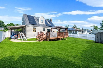 Welcome to this spacious and versatile Cape-style home offering - photo 23