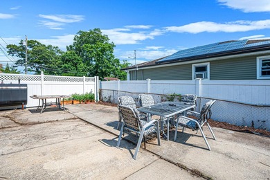 Welcome to this spacious and versatile Cape-style home offering - photo 27
