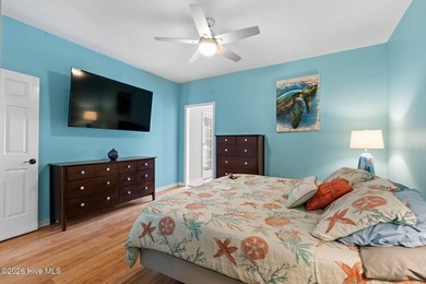 MOTIVATED SELLER! COMPLETELY FURNISHED coastal retreat where - photo 32