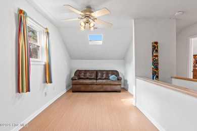 MOTIVATED SELLER! COMPLETELY FURNISHED coastal retreat where - photo 36