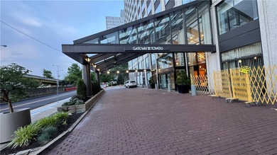 Welcome to Downtown Pittsburgh living at its finest! This - photo 2