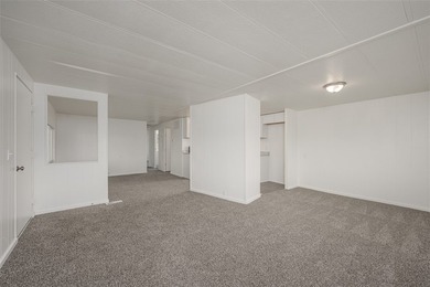 Located in the Central area of Bullhead City, this Manufactured