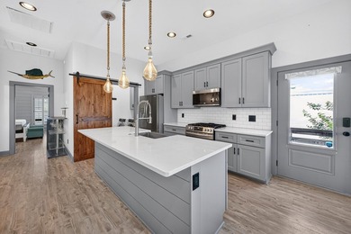 Experience uniquely spectacular views from this exceptional home - photo 17