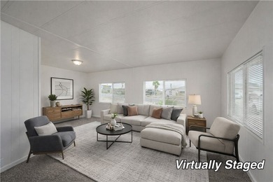Located in the Central area of Bullhead City, this Manufactured