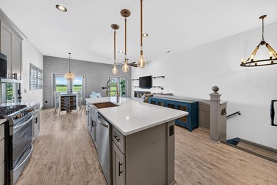 Experience uniquely spectacular views from this exceptional home - photo 19