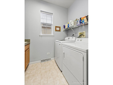 Beautifully finished with architectural enhancements, this - photo 6