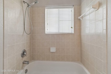 Priced below market! Move-in ready 2BR/2.5BA condo in Il - photo 32