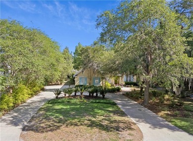 This 3-bedroom, 2-bath home offers a spacious living area - photo 3
