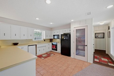 Tucked beneath the trees in the desirable Tanglewood community - photo 10