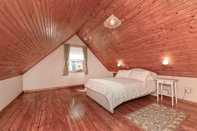 Charming and beautifully maintained 3-bedroom, 2-full-bath home - photo 17