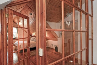 Charming and beautifully maintained 3-bedroom, 2-full-bath home - photo 18