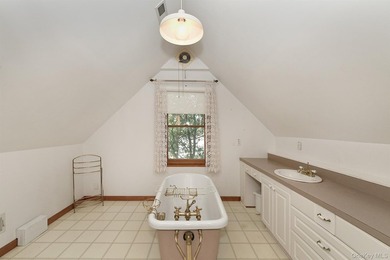 Charming and beautifully maintained 3-bedroom, 2-full-bath home - photo 19