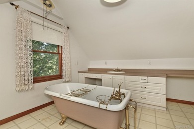 Charming and beautifully maintained 3-bedroom, 2-full-bath home - photo 20