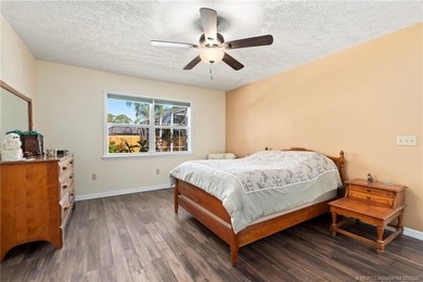 Beautiful 3-bedroom, 2-bath, 2-car garage POOL home in desirable - photo 23