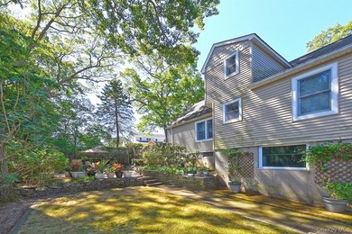 Charming and beautifully maintained 3-bedroom, 2-full-bath home - photo 29