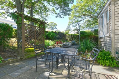 Charming and beautifully maintained 3-bedroom, 2-full-bath home - photo 31
