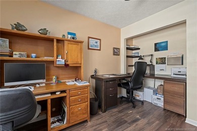 Beautiful 3-bedroom, 2-bath, 2-car garage POOL home in desirable - photo 31