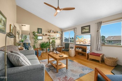 Enjoy easy coastal living in this beautifully maintained - photo 5