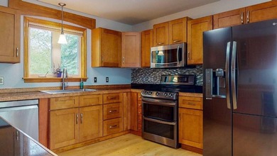 Welcome home to this delightful 3 bedroom, 2 1/2-bath Cape Cod - photo 17