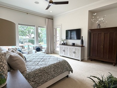 Stunning updated 6 bdrm, 4.5 bath custom home in sought after - photo 20